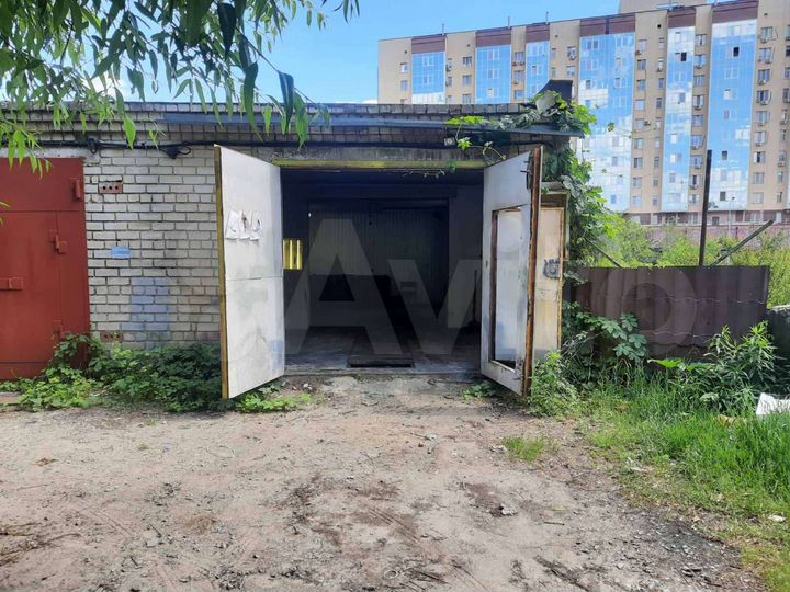 Гараж, > 30 м²