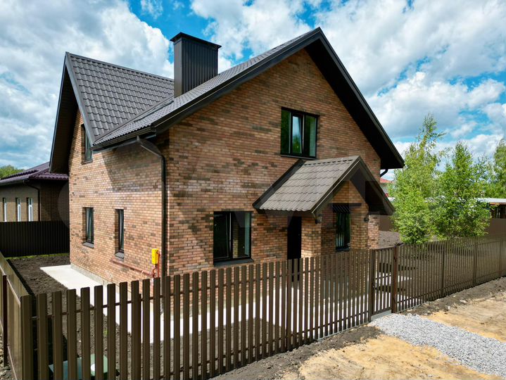 Дом 141,4 м² на участке 6,1 сот.