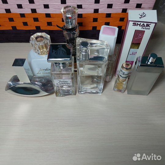 Одним лотом женские духи