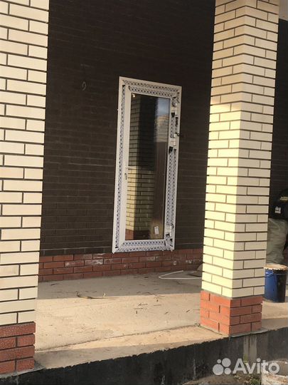 Дверь входная алюминиевая