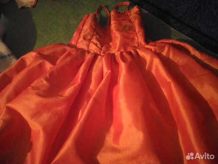 Платье на девочку 3года