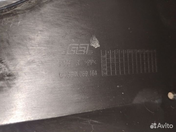 Кронштейн решетки радиатора Lexus LX 570 комплект