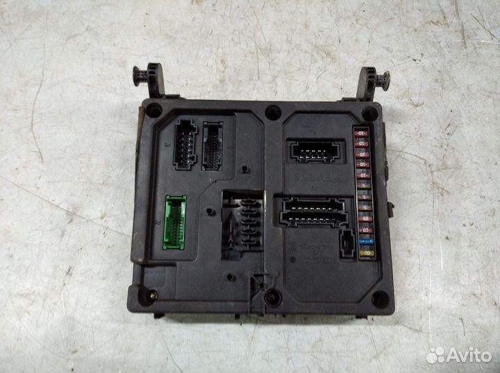 Блок предохранителей Фольксваген Шаран