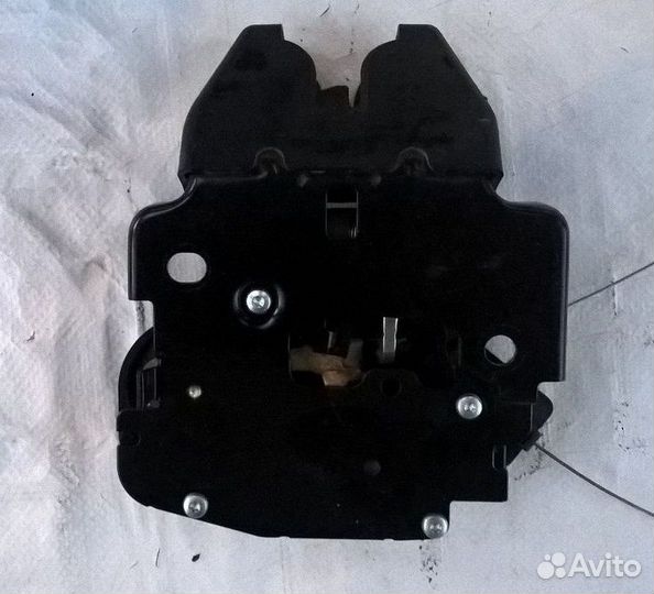 Замок крышки багажника Nissan Teana J32