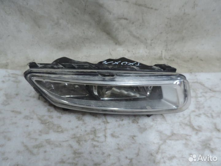 Фара противотуманная левая Volkswagen Polo 2015