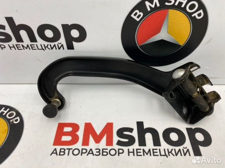 Каретка правая Mercedes-Benz V 280 W638 104.900