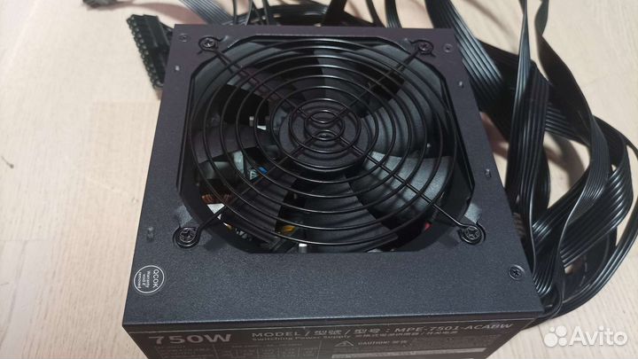 Блок питания Cooler Master 750W