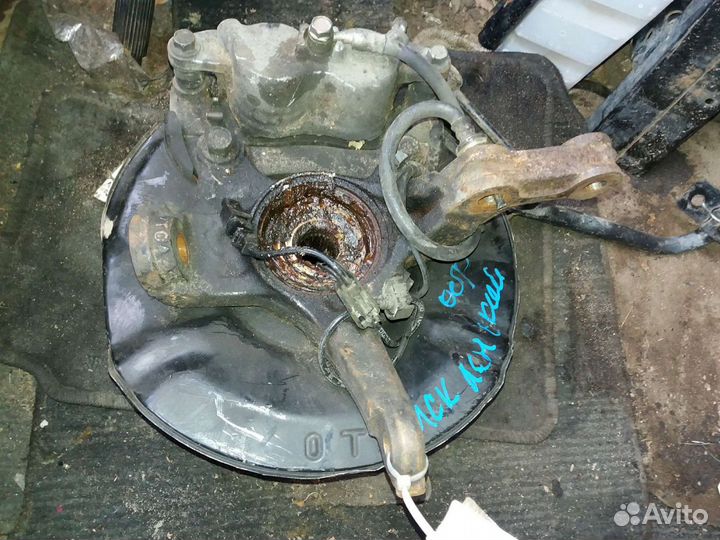 Кулак поворотный передний правый honda crv RM 2014
