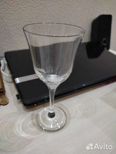 Продаю бокалы