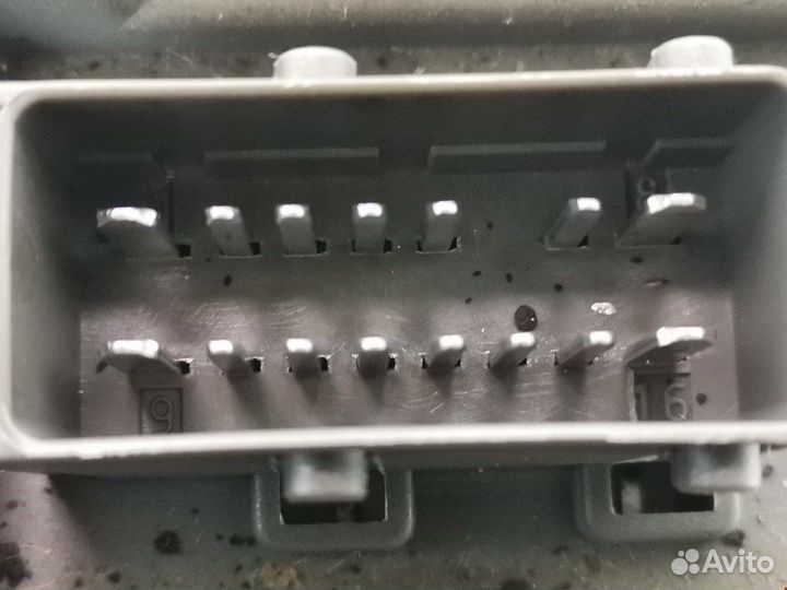 Блок предохранителей для Peugeot-Citroen C5 1