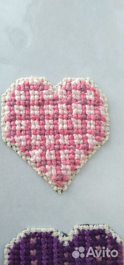 Магниты сердечки вышитые крестом день свВалентина