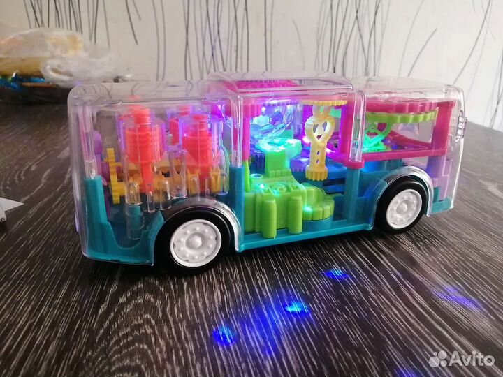 Игрушка автобус новый