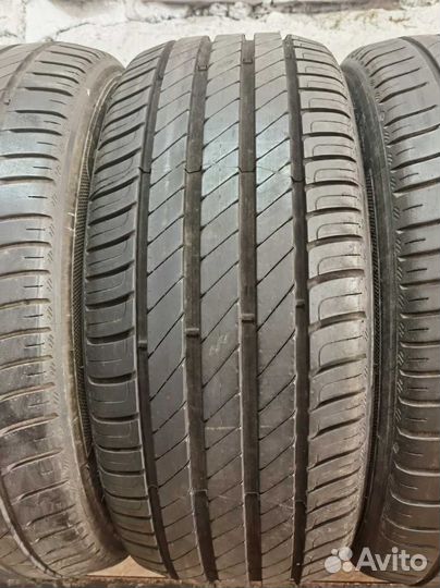 Kleber Dynaxer HP4 215/55 R17 98V