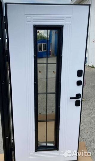 Дверь входная со стеклом