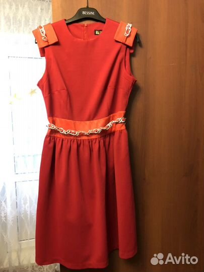 Платья новые 46-48р