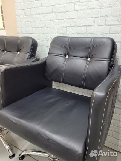 Парикмахерское кресло