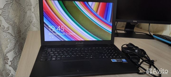 Ноутбук asus x551m