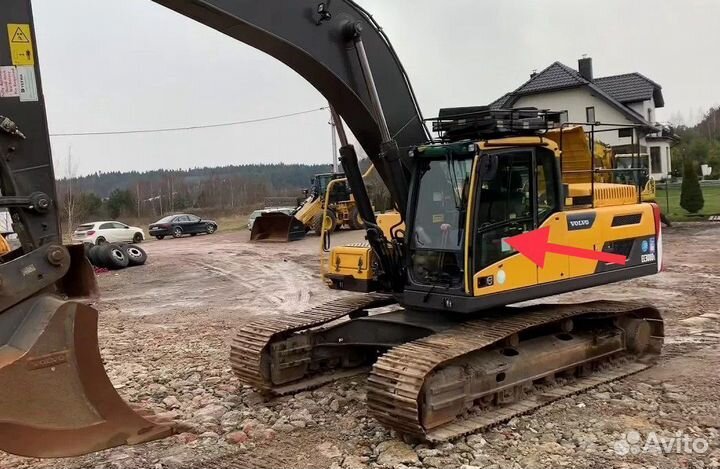 Стекло двери нижнее на экскаватор Volvo EC 300
