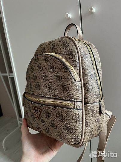 Рюкзак guess