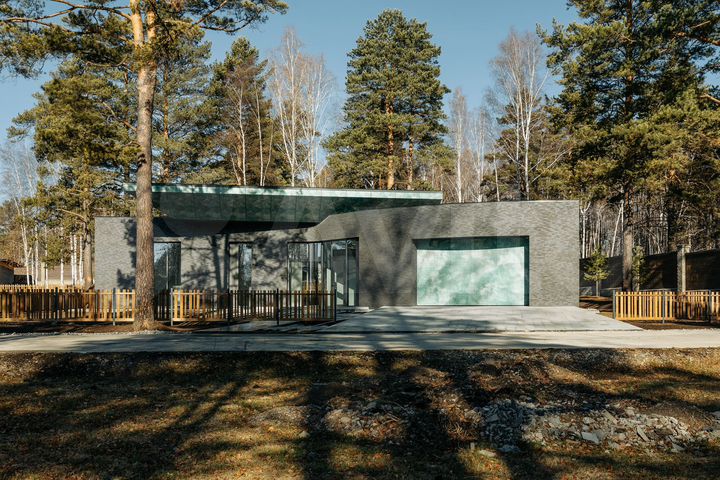 Дом 260 м² на участке 15 сот.