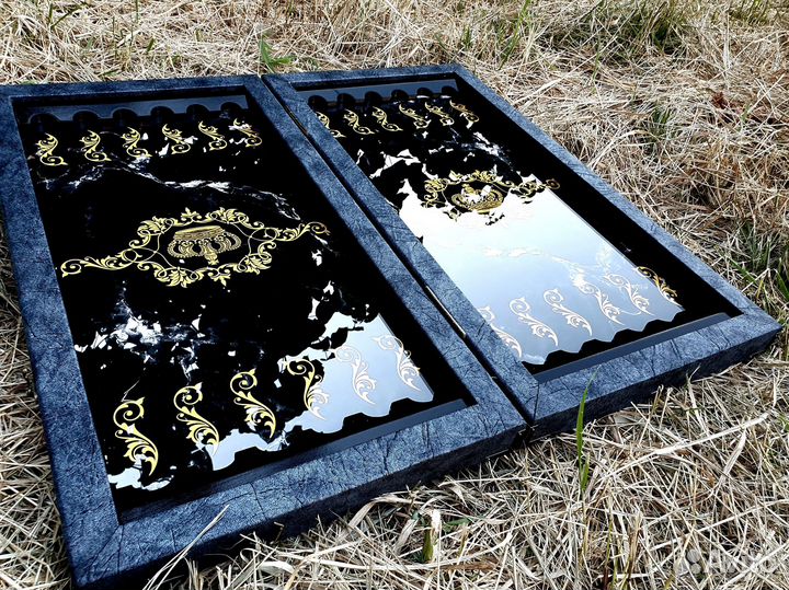 Нарды под стеклом