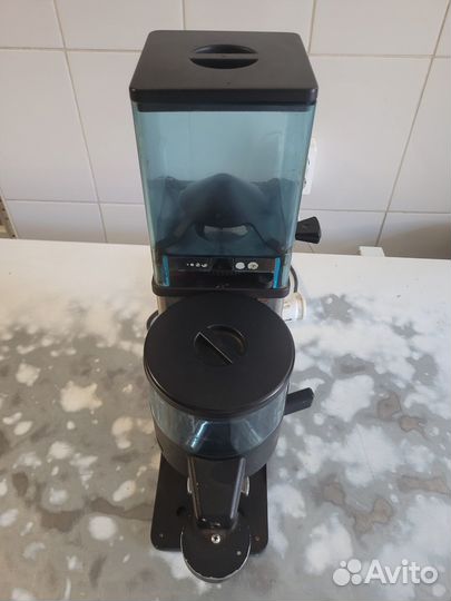 Кофемолка электрическая жерновая