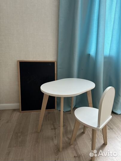Детский стол со стулом + доска для мела