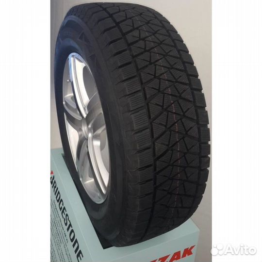 Bridgestone Blizzak DM-V2 235/65 R18 106S