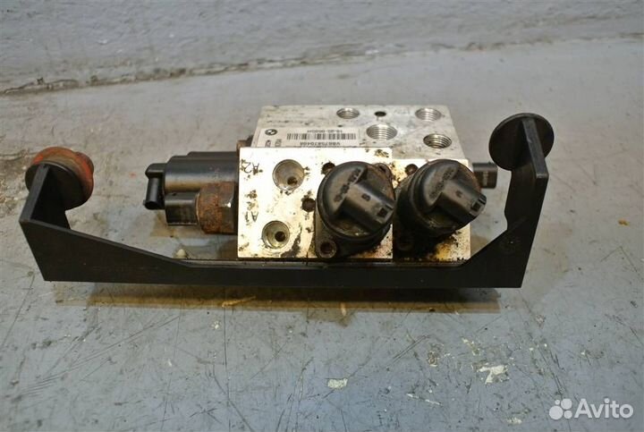 Блок клапанов активного стабилизатора BMW 7-серия