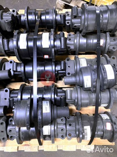 Каток поддерживающий Komatsu PC400-7 KM3537