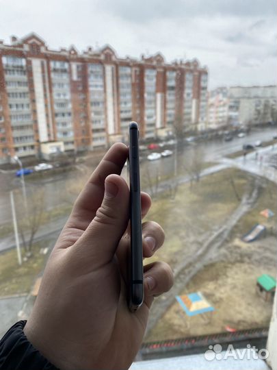 iPhone 8, 64 ГБ