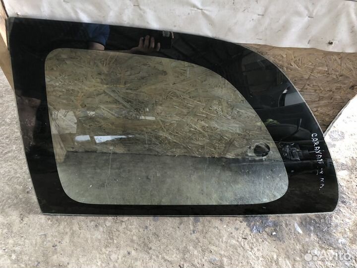 Стело боковое правое dodge caravan