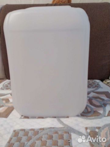 Канистры пластиковые,новые