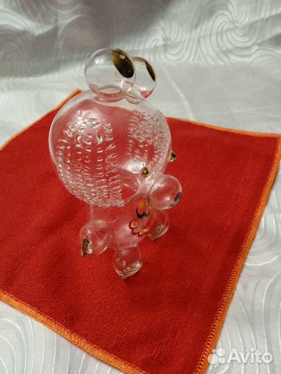 Выдувная стеклянная скульптура