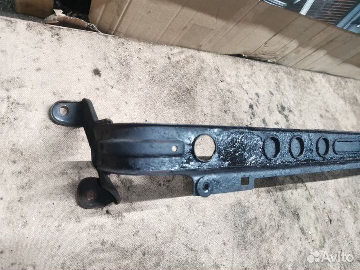 Планка радиатора Ford Focus 2 хетчбек 3 двери 2.0