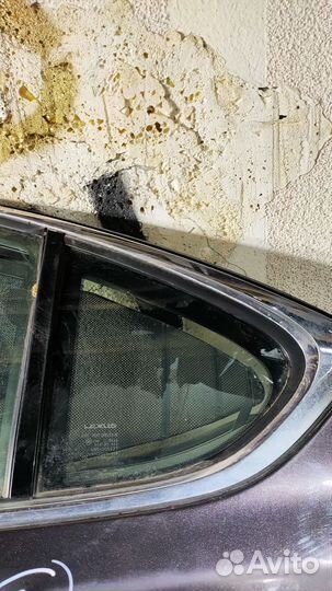 Стекло двери задней левой (форточка) Lexus LS460L