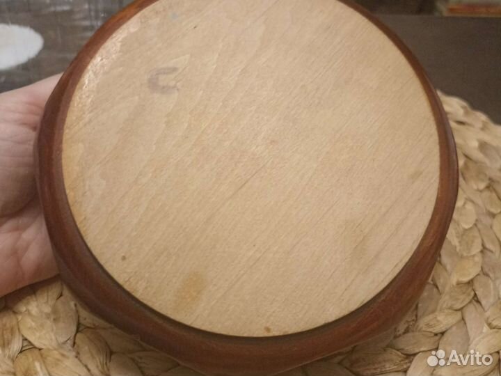 Деревянная шкатулка