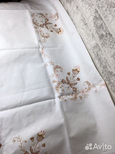 Скатерть 82*82 4 салфетки 27 см хлопок вышивка