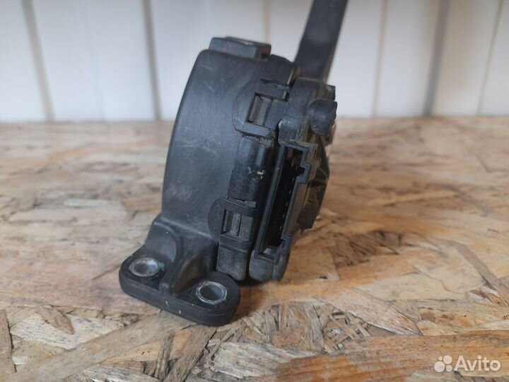 Skoda fabia 2006г педаль газа