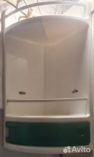 Полки для ванной комнаты