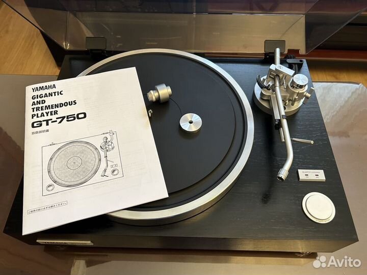 Yamaha GT-750 проигрыватель виниловых дисков (1)