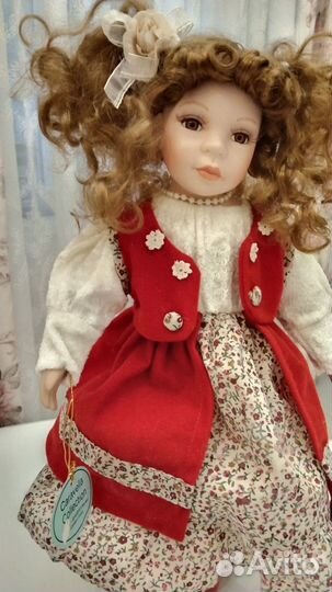 Кукла фарфоровая коллекционная