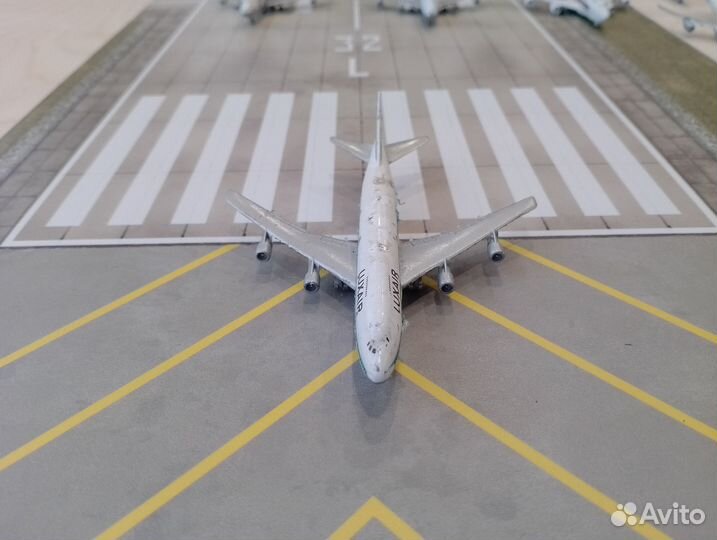 Самолёт Boeing 747 