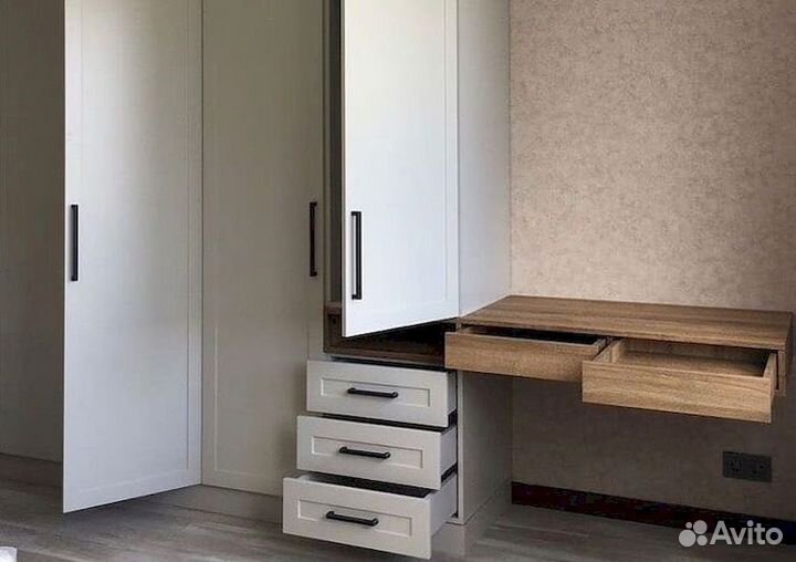 Шкаф с зеркалом