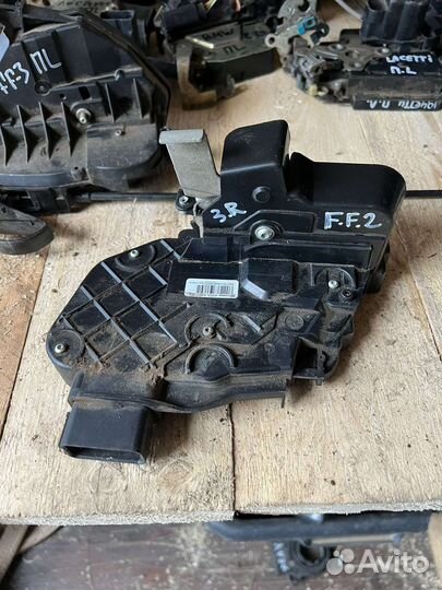Замок задний правый Ford Focus 2