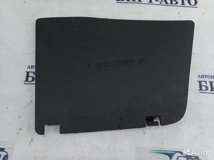 Крышка Аккумуляторного отсека EX35/EX37 дефект