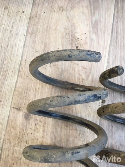 Пружина подвески задняя Peugeot 406 8B XUD9TE 1999