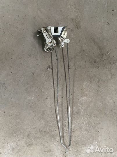 Замок двери задний левый Mitsubishi Pajero Sport 1