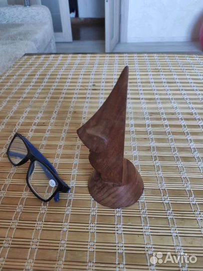 Подставка под очки. нос