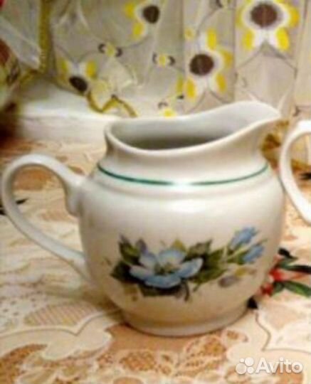 Тарелки.Молочники.Соковыжималка